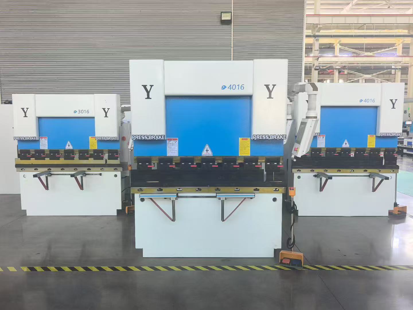 Small bending machine/press brake